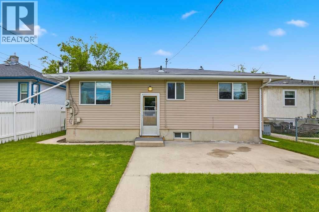 7428 23 Street SE — photo 42