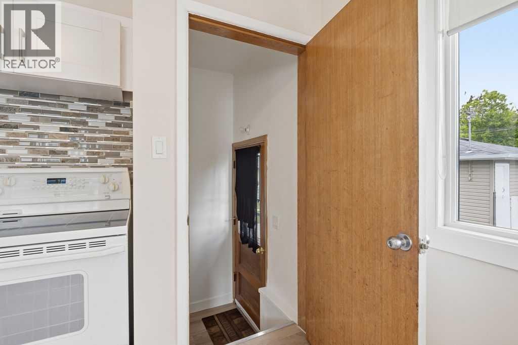 7428 23 Street SE — photo 23