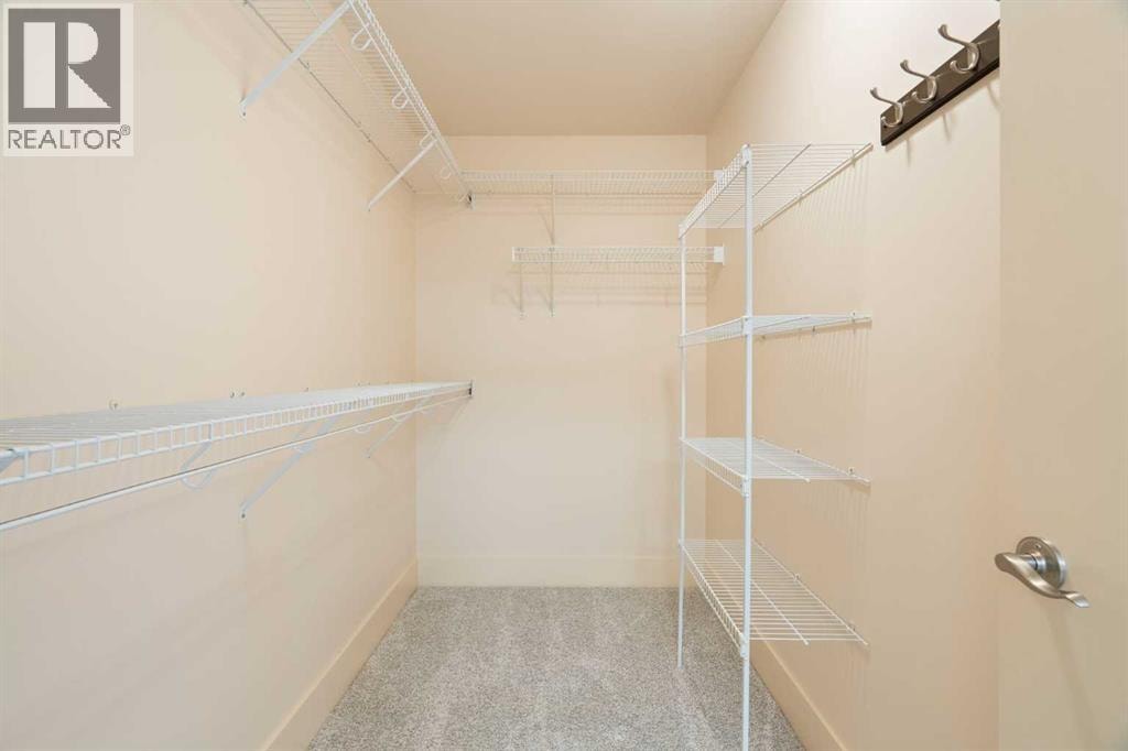 515 9 Street NE — photo 31