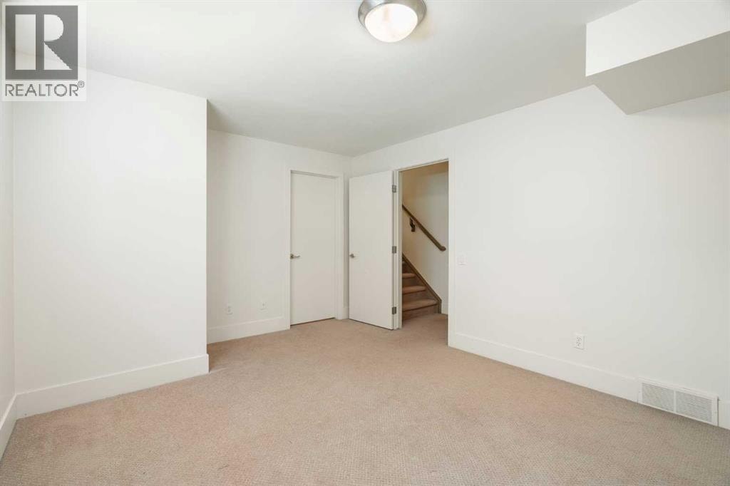 515 9 Street NE — photo 42