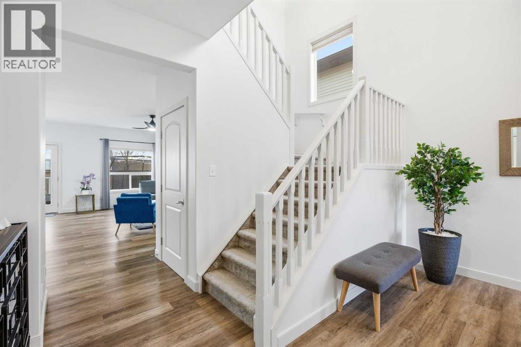 107 Everwoods Park SW — photo 2