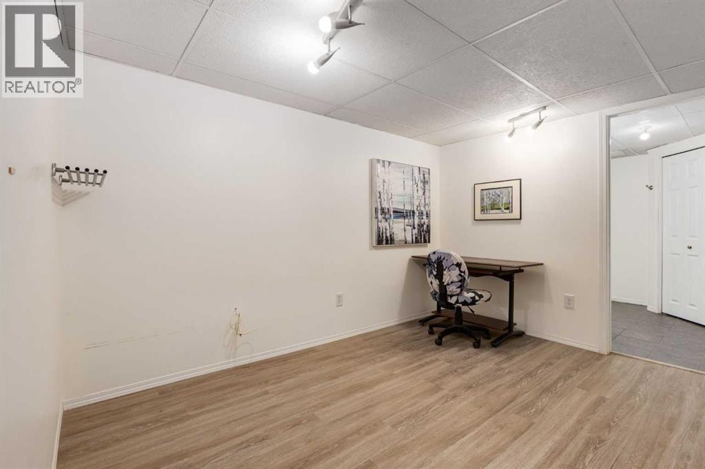 7203 5 Street SW — photo 29
