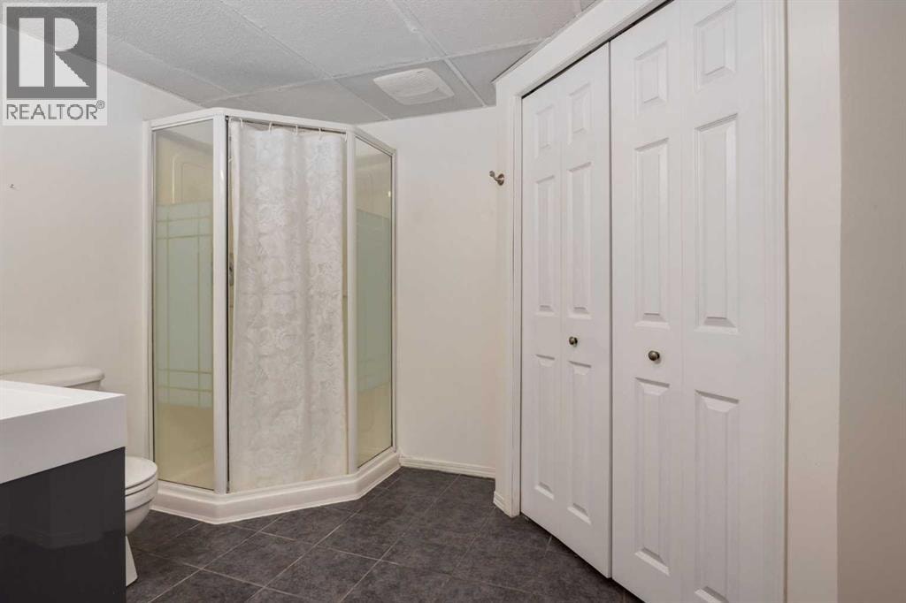 7203 5 Street SW — photo 31
