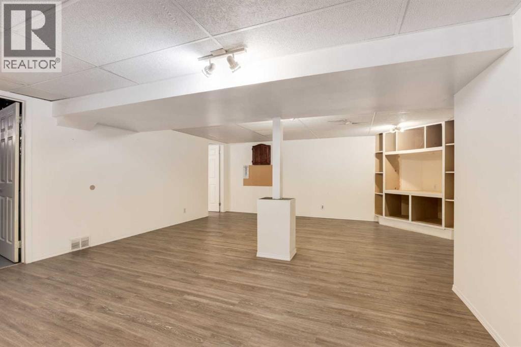 7203 5 Street SW — photo 26