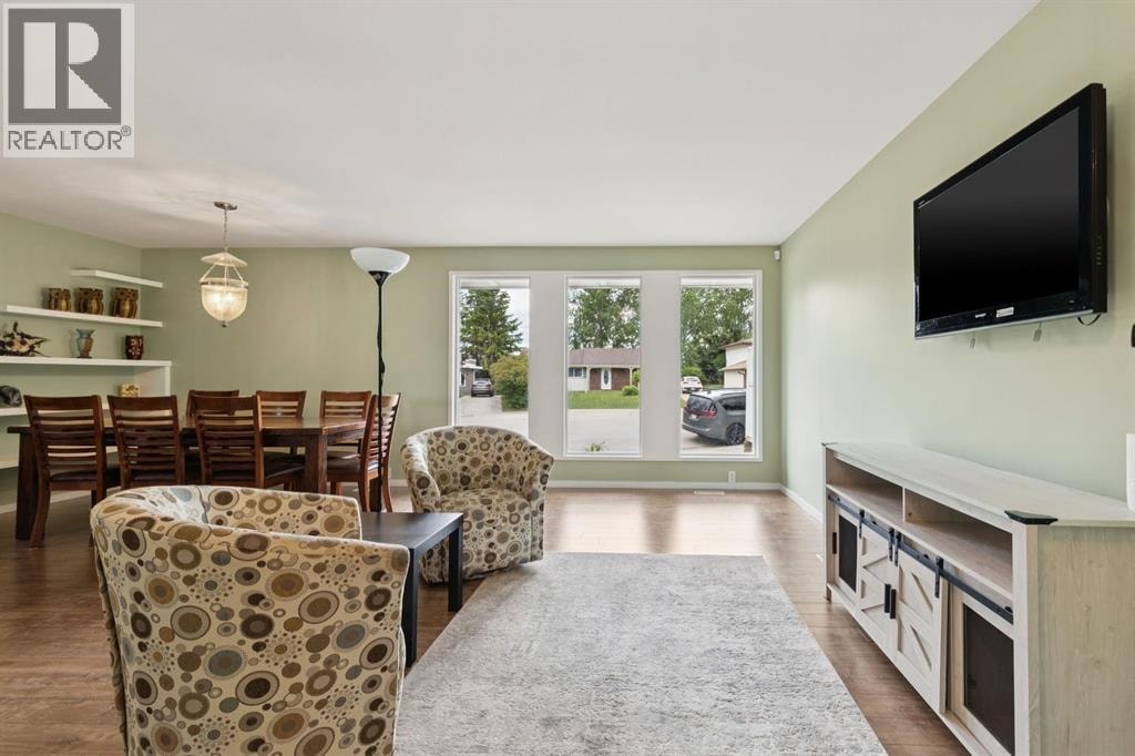 28 Cantrell Bay SW — photo 4
