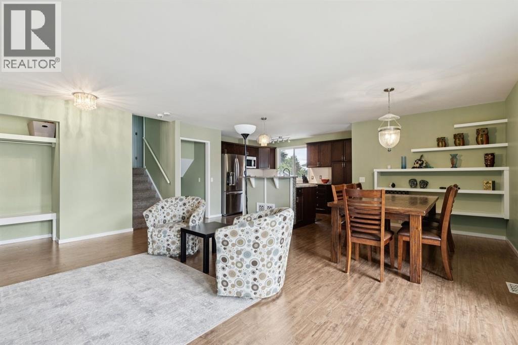 28 Cantrell Bay SW — photo 2