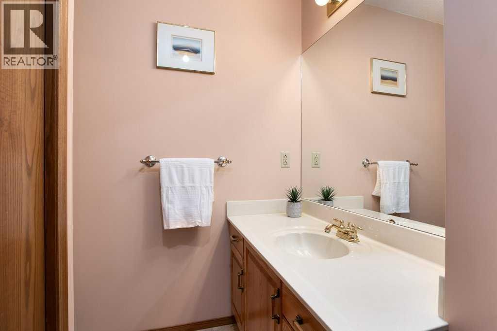 42 Edgeland Close NW — photo 22