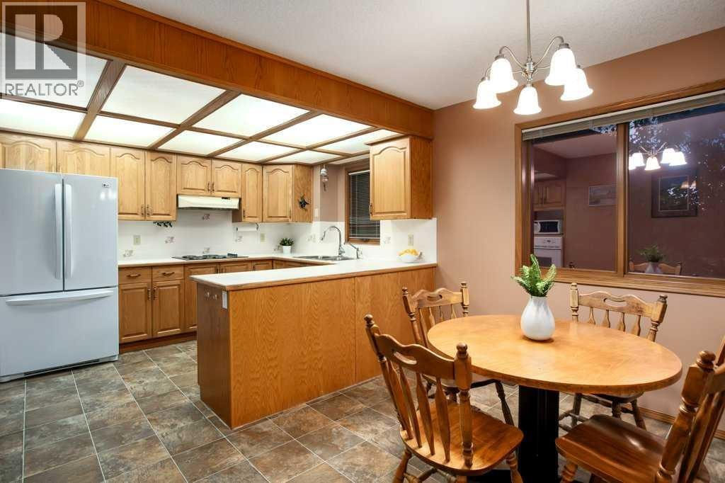 42 Edgeland Close NW — photo 9