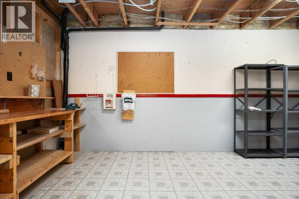 42 Edgeland Close NW — photo 32