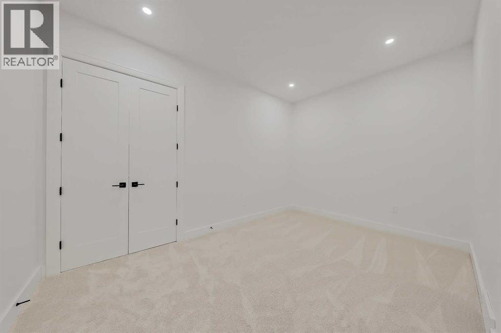 2008 8 Avenue SE — photo 45