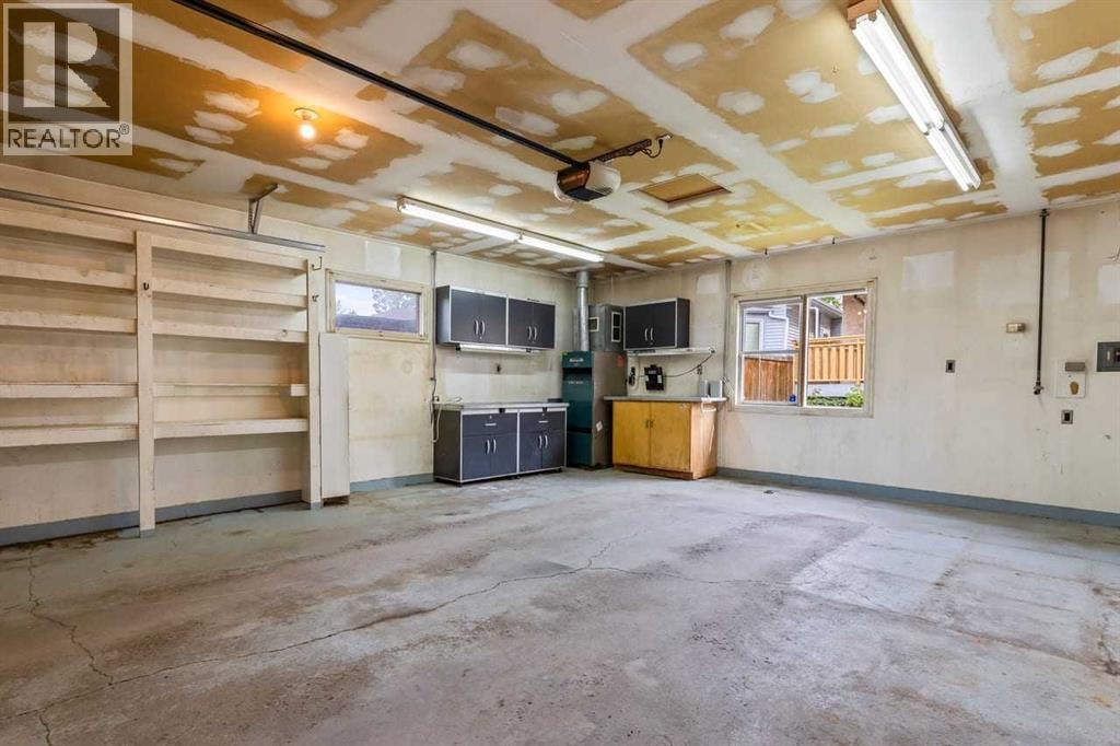 266 Shawnessy Drive SW — photo 33