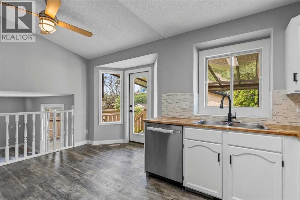 266 Shawnessy Drive SW — photo 8