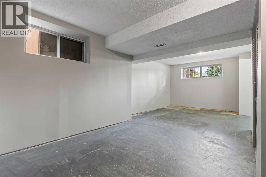 266 Shawnessy Drive SW — photo 21