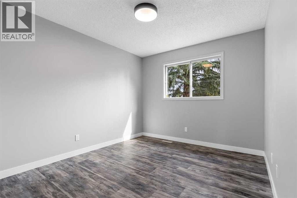266 Shawnessy Drive SW — photo 18