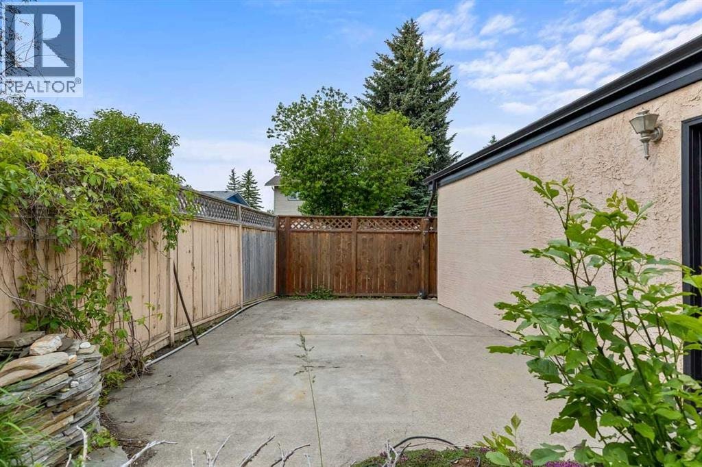 266 Shawnessy Drive SW — photo 30