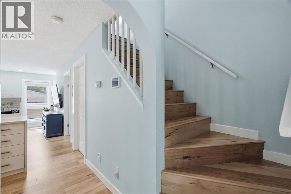 227 Coachway Road SW — photo 9