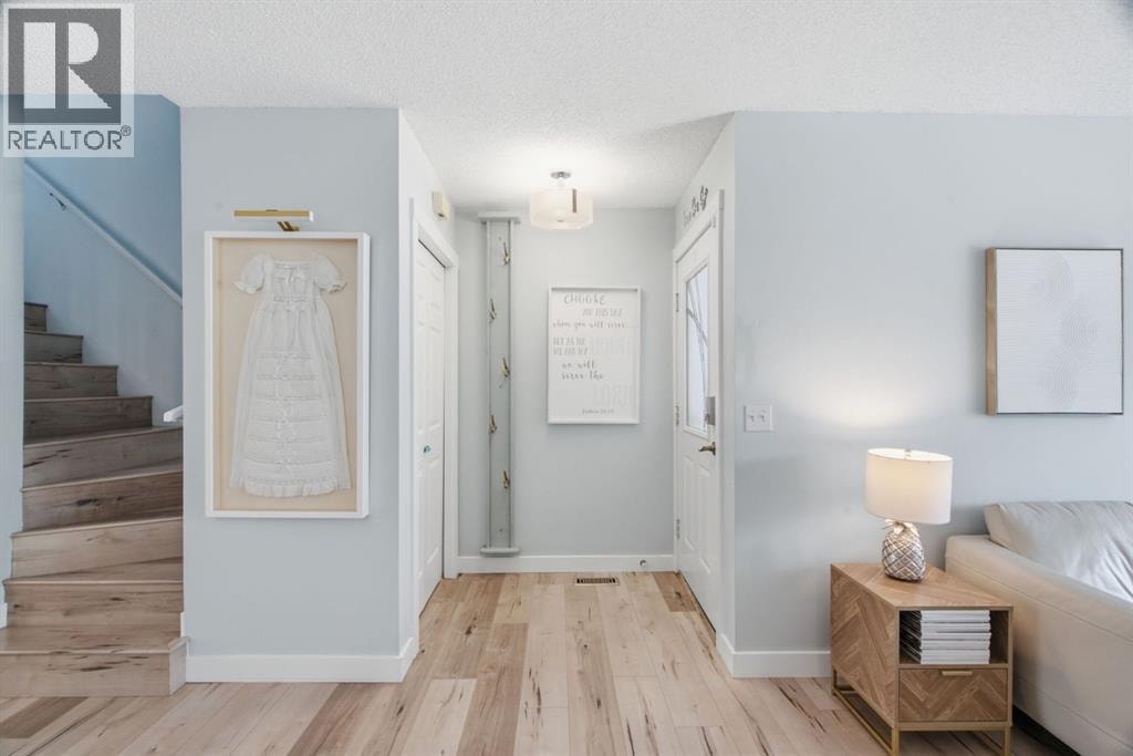 227 Coachway Road SW — photo 3