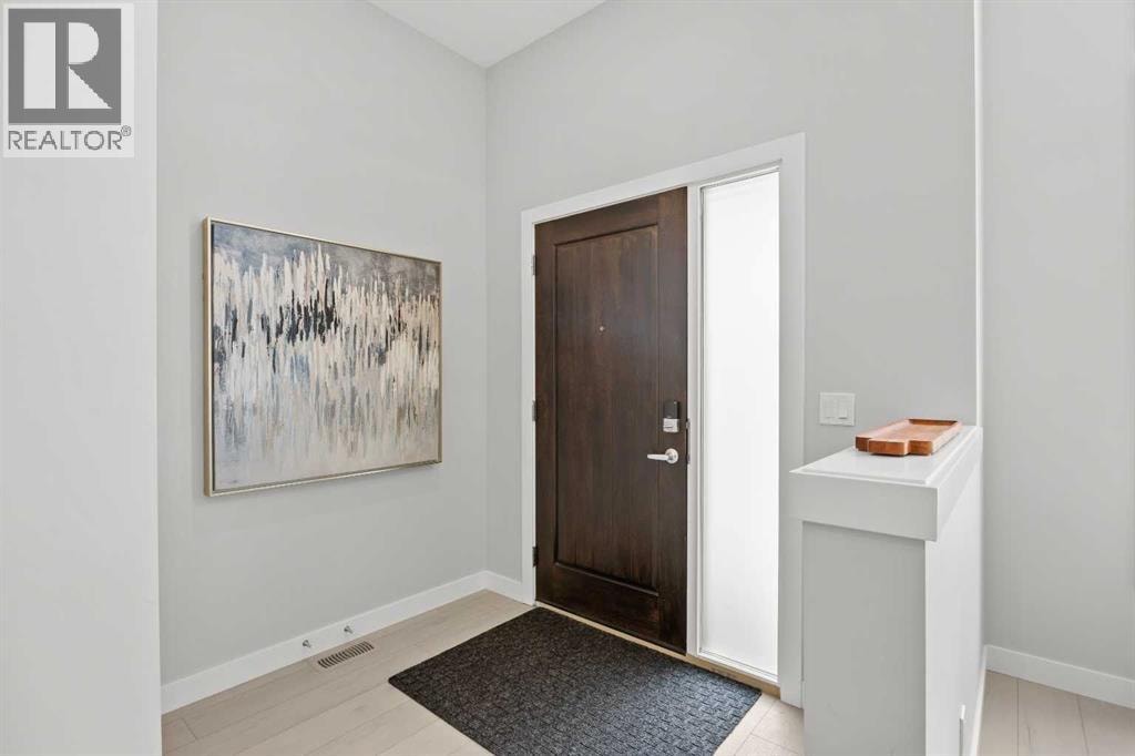 108 Wolf Crescent — photo 3