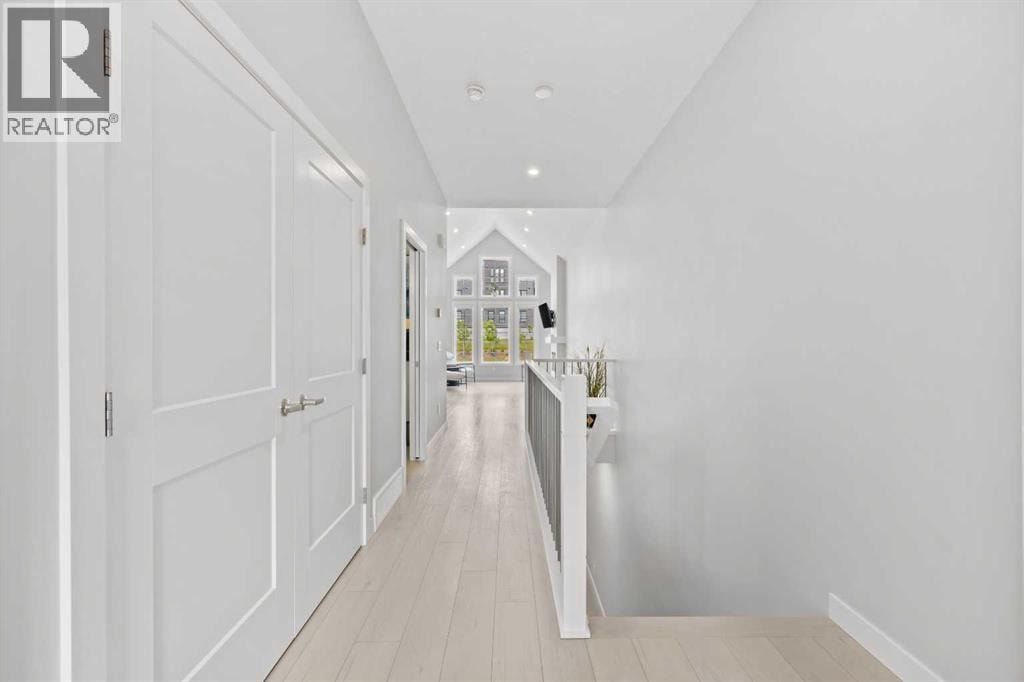 108 Wolf Crescent — photo 33