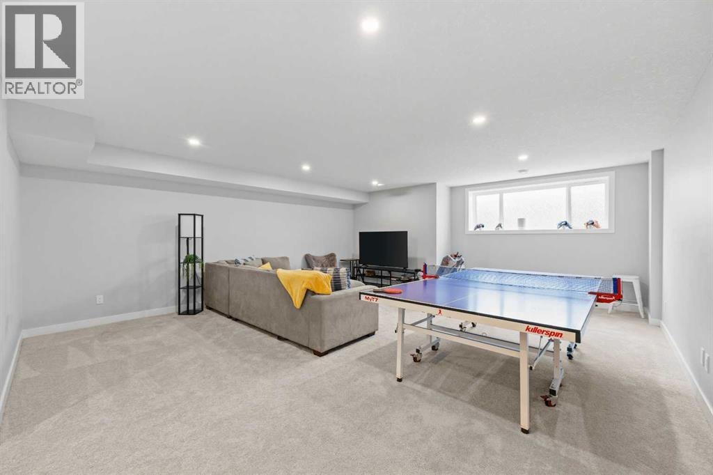 108 Wolf Crescent — photo 34