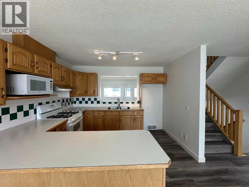 52 Kingsland Court SW — photo 14