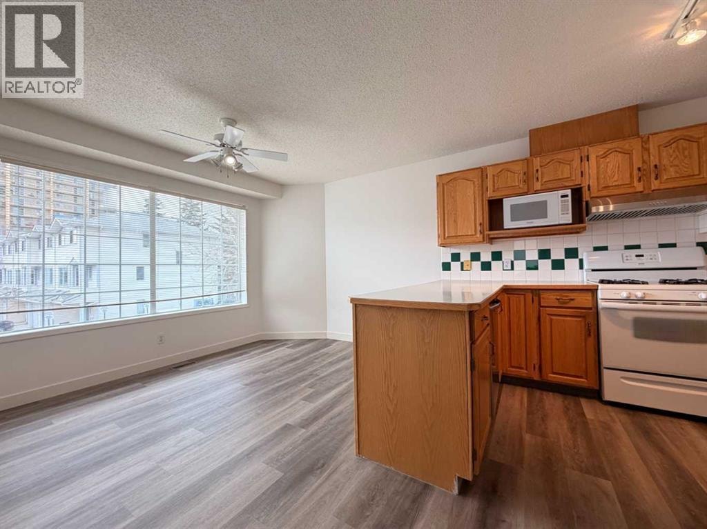 52 Kingsland Court SW — photo 17