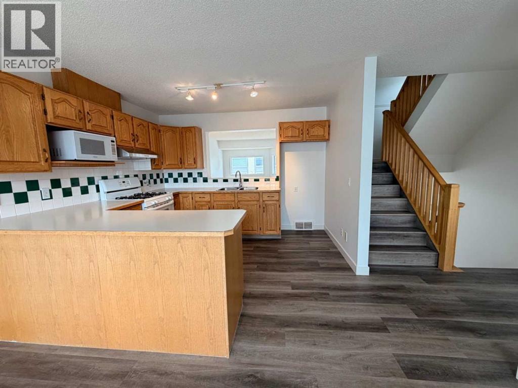 52 Kingsland Court SW — photo 18