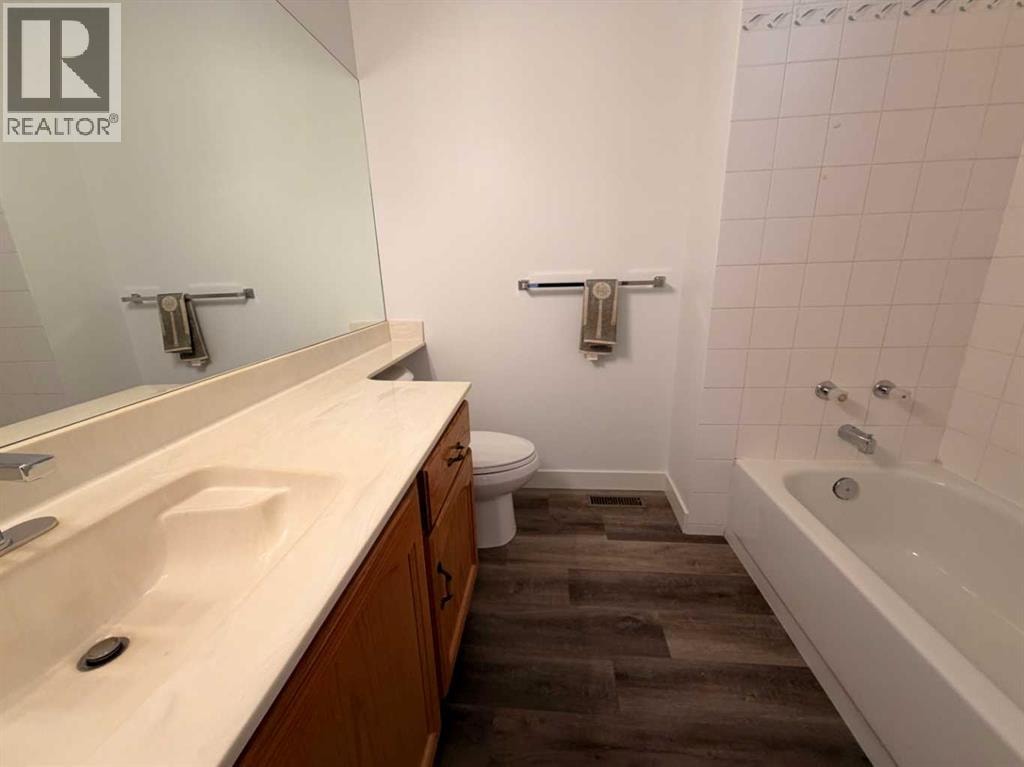 52 Kingsland Court SW — photo 32