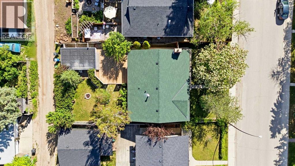 1251 Hunterquay Hill NW — photo 40