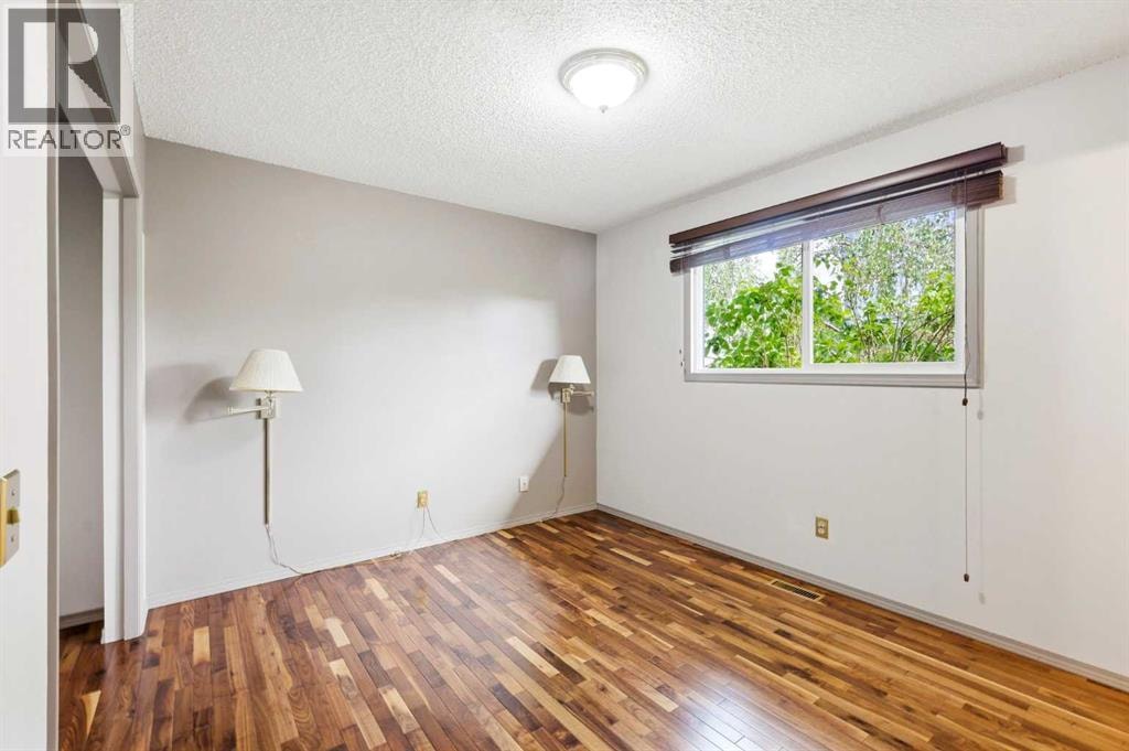 1251 Hunterquay Hill NW — photo 18