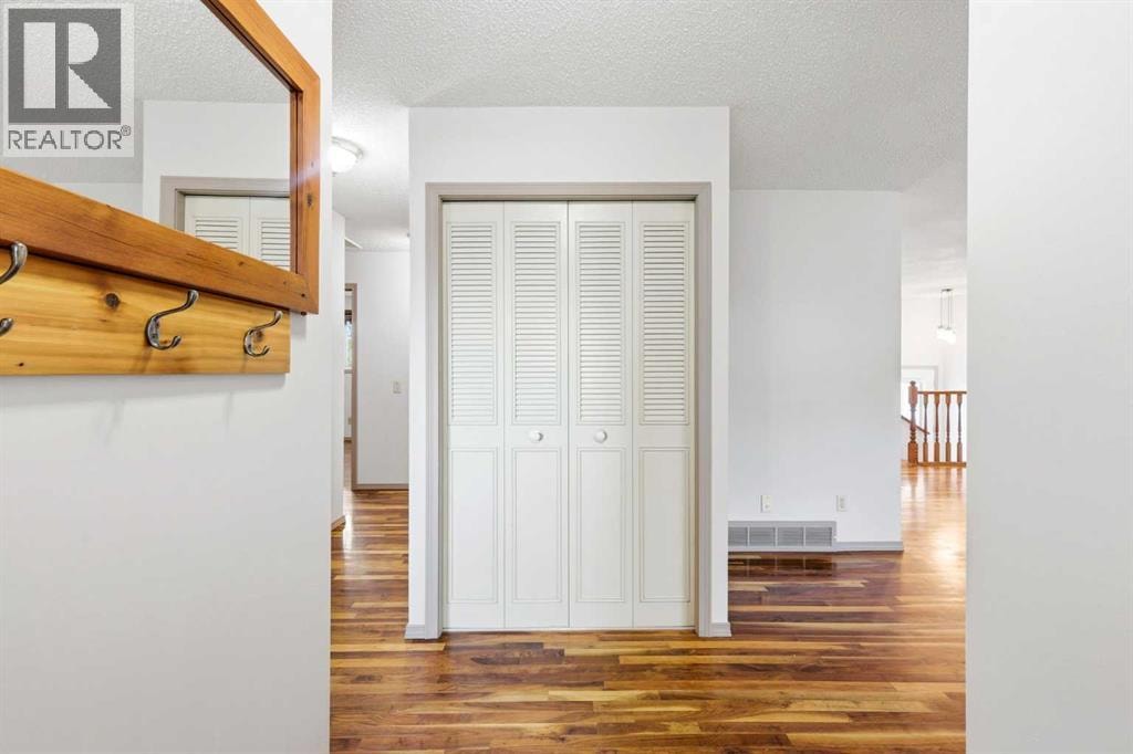 1251 Hunterquay Hill NW — photo 6