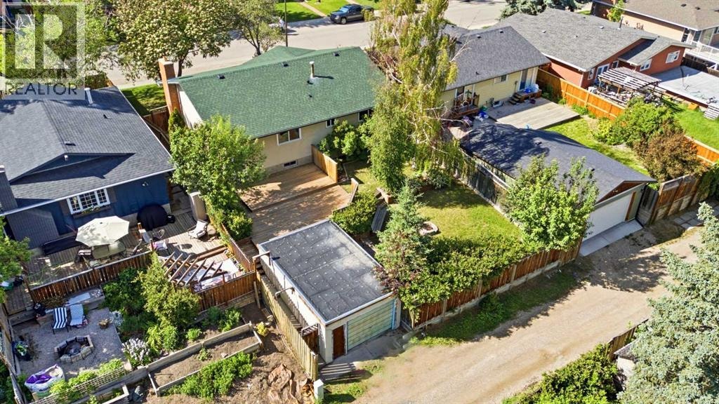1251 Hunterquay Hill NW — photo 39