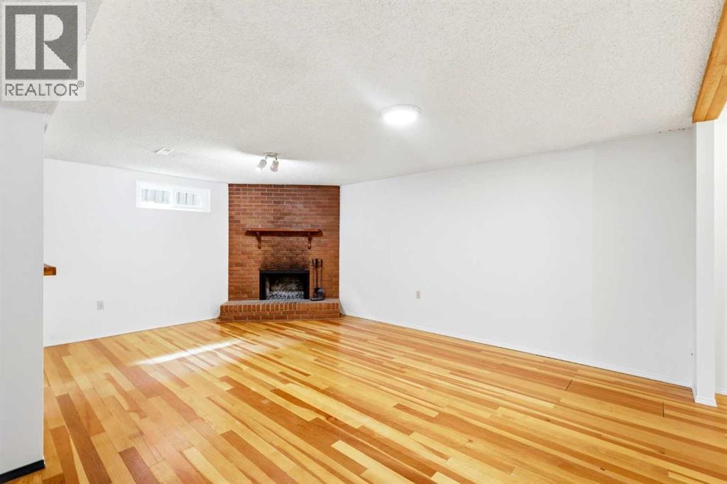 1251 Hunterquay Hill NW — photo 28