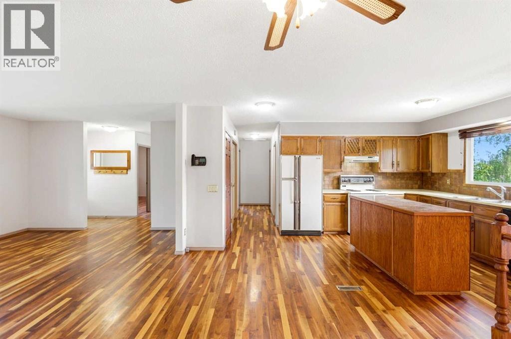 1251 Hunterquay Hill NW — photo 9