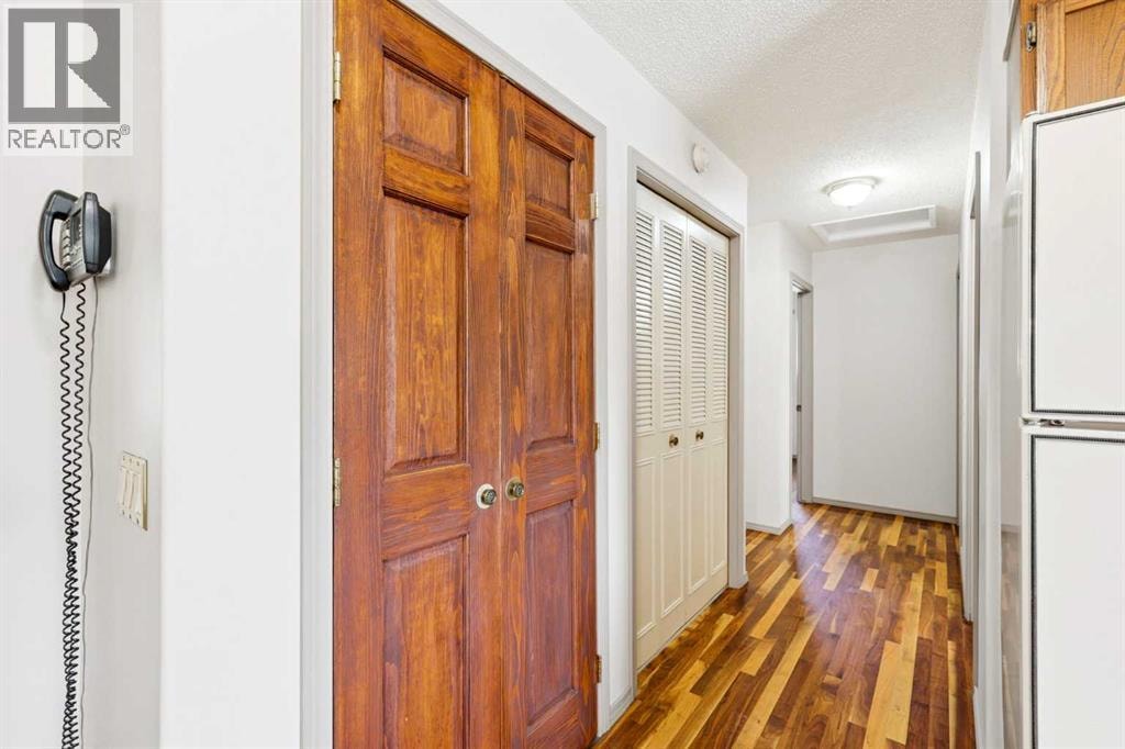 1251 Hunterquay Hill NW — photo 15