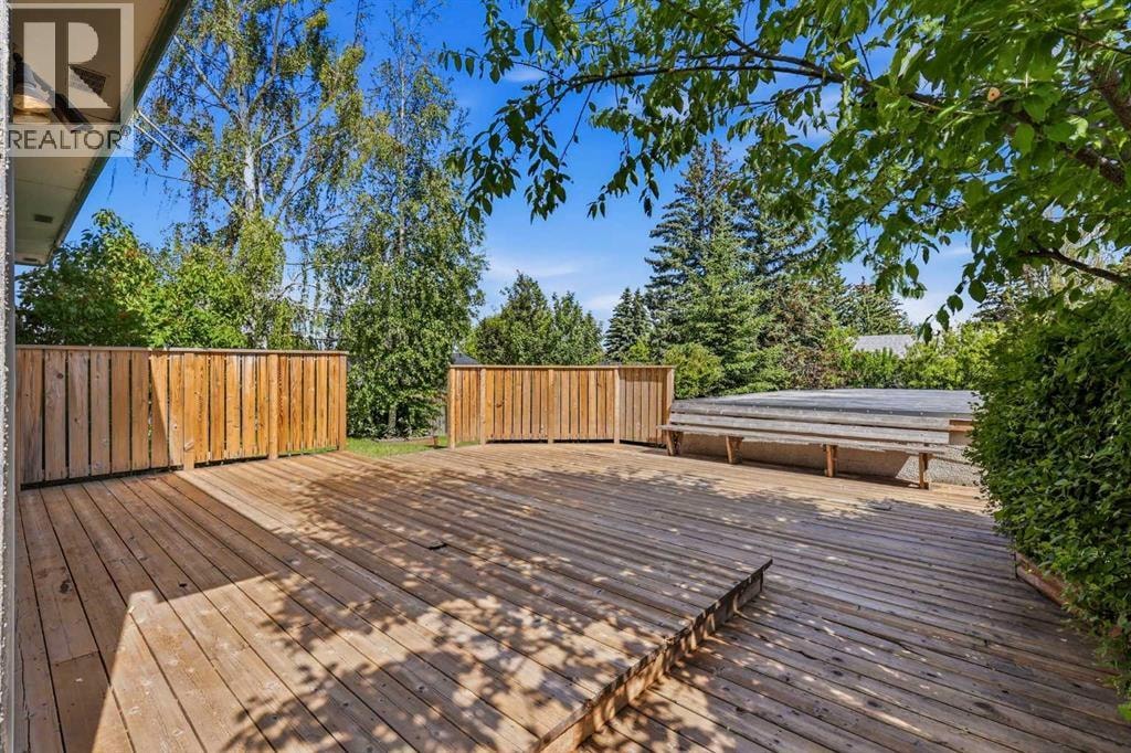 1251 Hunterquay Hill NW — photo 33