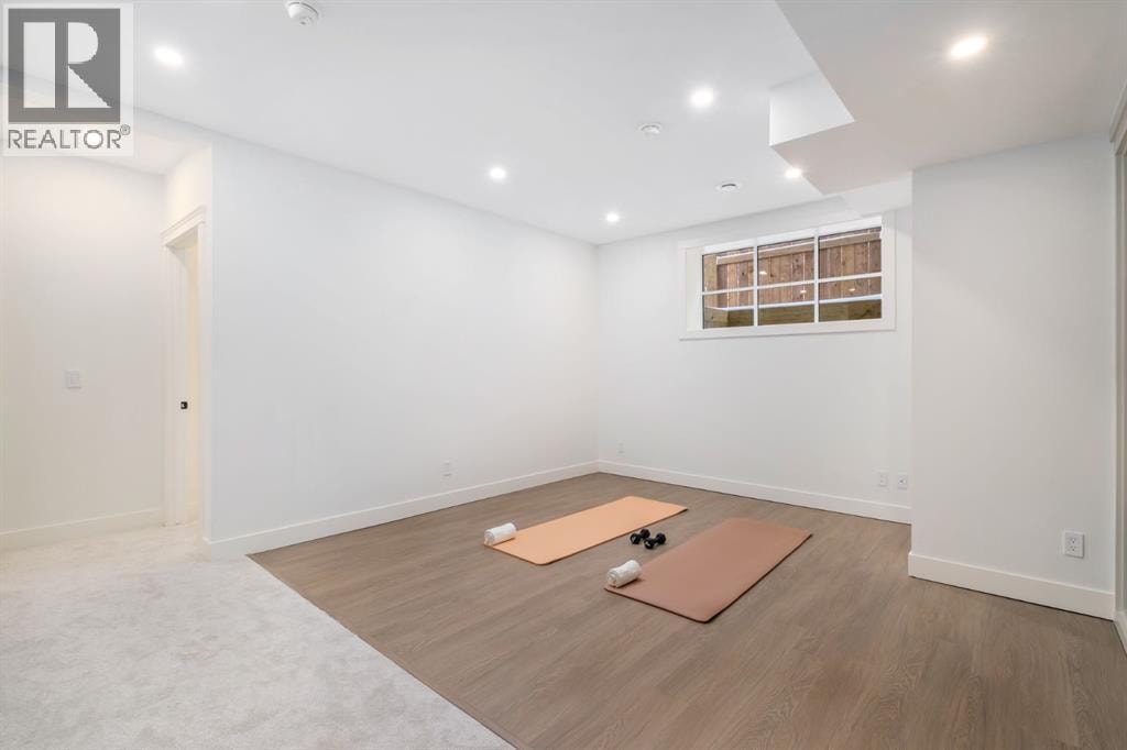 2945 Toronto Crescent NW — photo 45