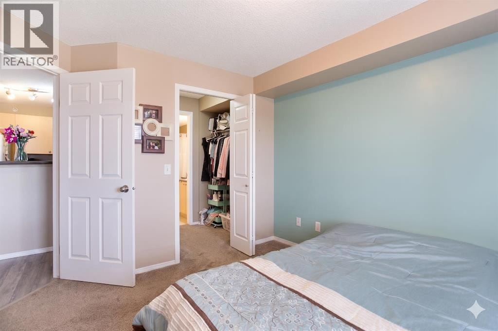 6405, 304 Mackenzie Way SW — photo 15