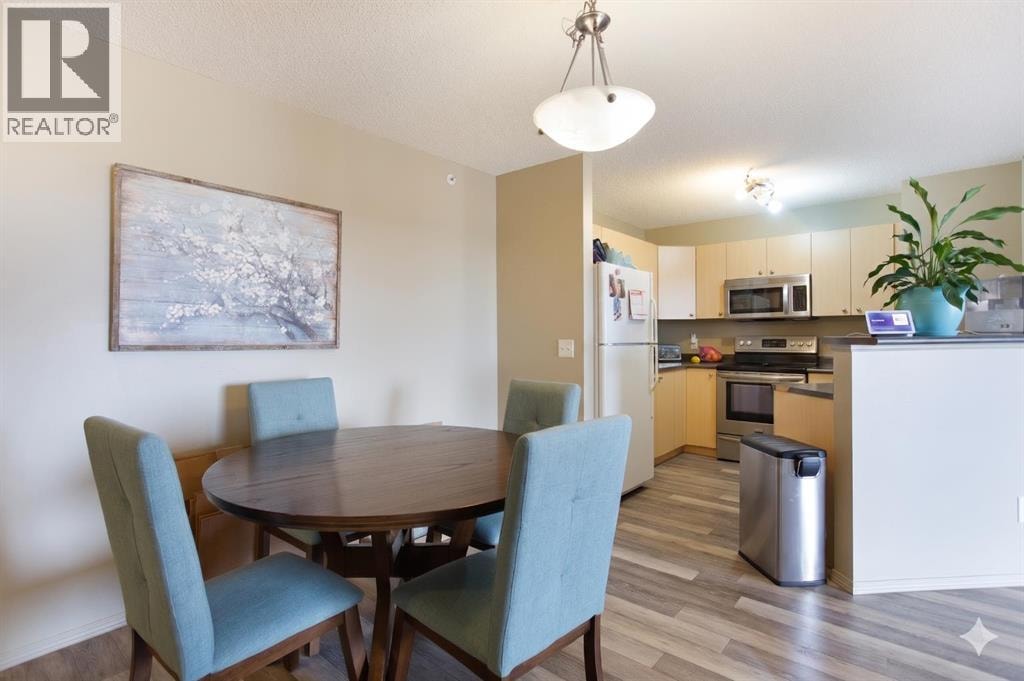 6405, 304 Mackenzie Way SW — photo 5