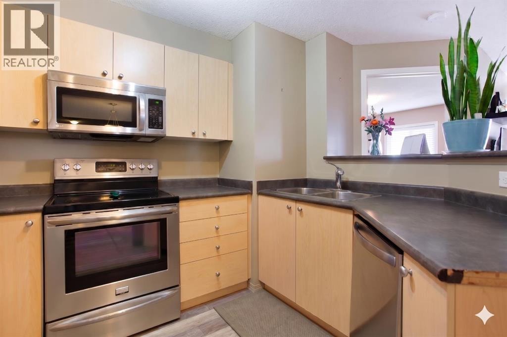 6405, 304 Mackenzie Way SW — photo 7