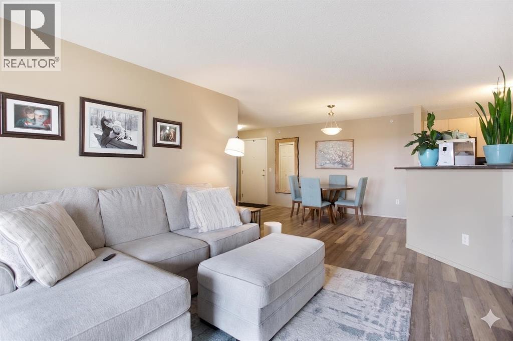6405, 304 Mackenzie Way SW — photo 11