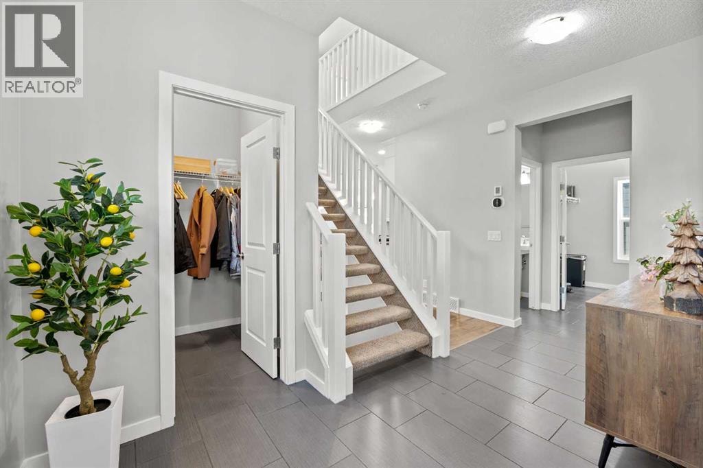 123 Masters Rise SE — photo 3