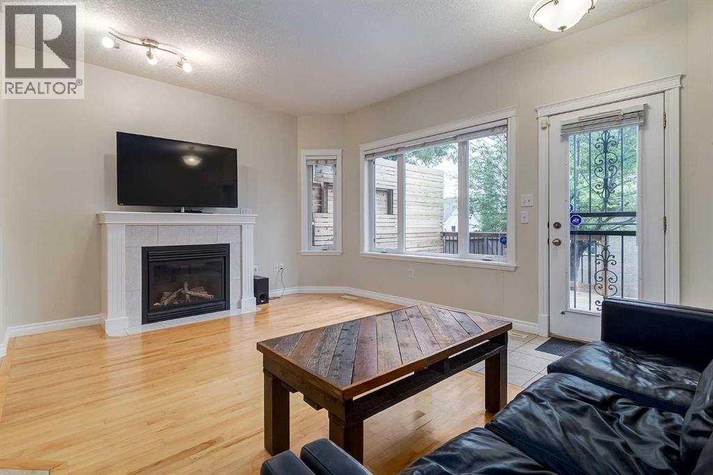 310 8 Avenue NE — photo 14