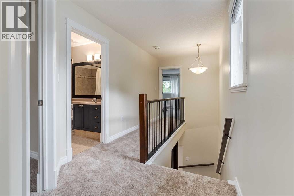 310 8 Avenue NE — photo 17