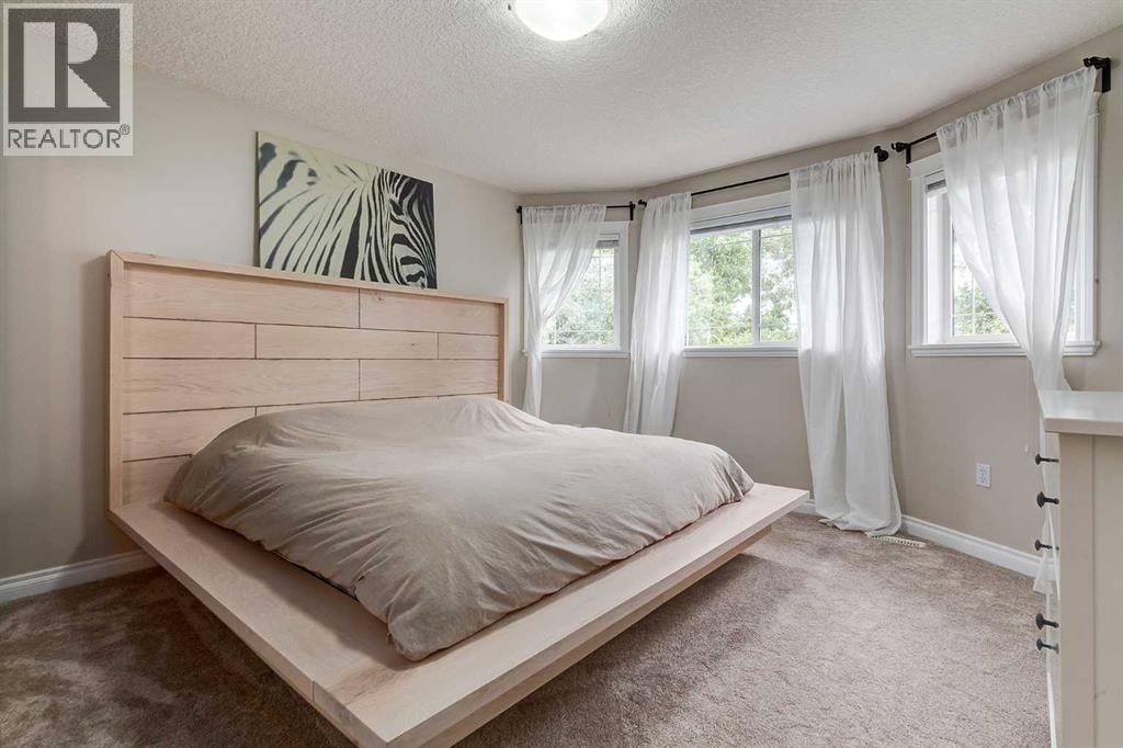 310 8 Avenue NE — photo 18