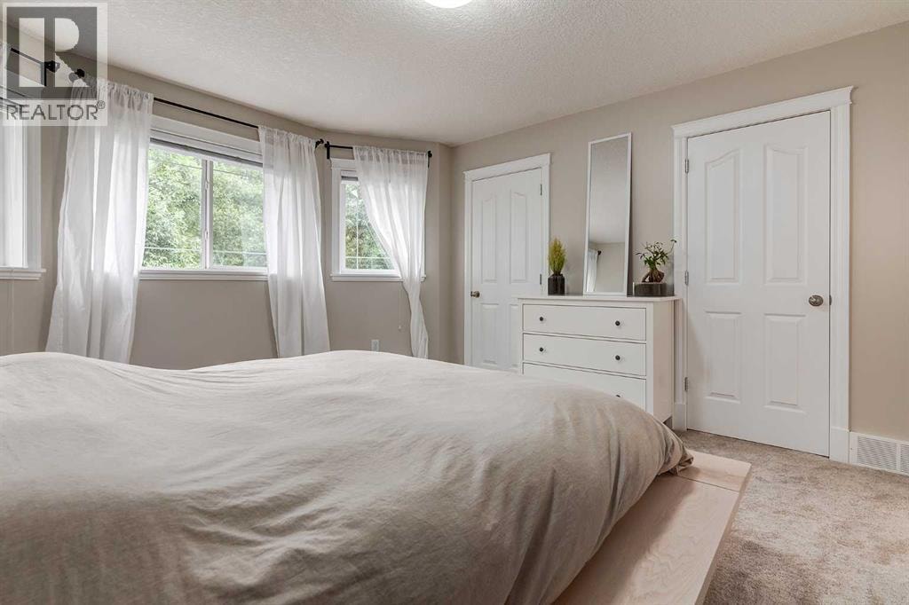 310 8 Avenue NE — photo 19