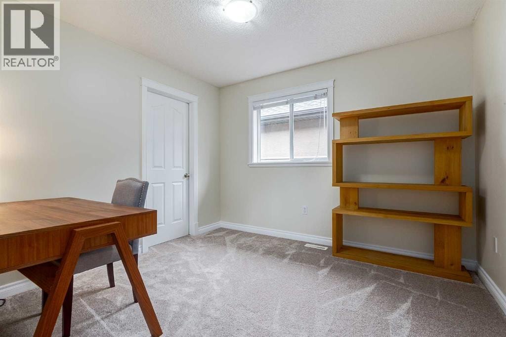 310 8 Avenue NE — photo 22
