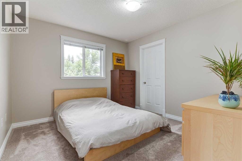 310 8 Avenue NE — photo 25