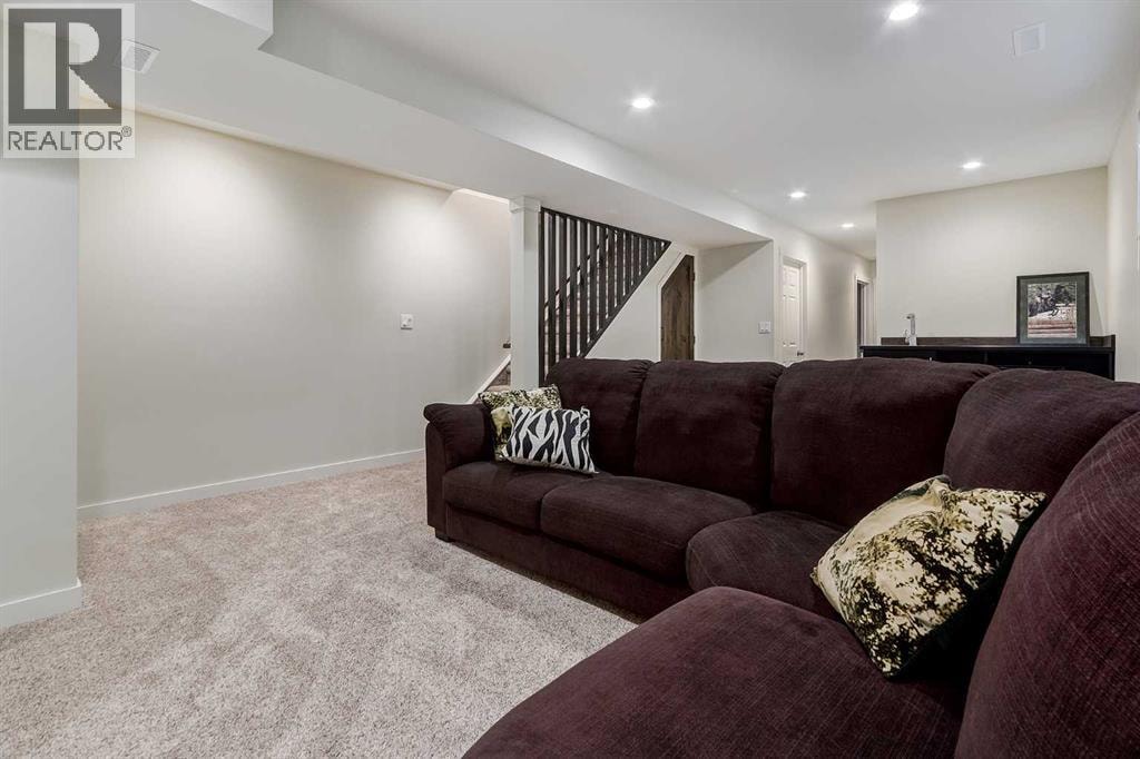 310 8 Avenue NE — photo 29