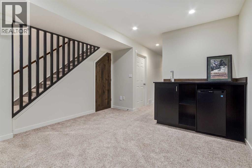310 8 Avenue NE — photo 30